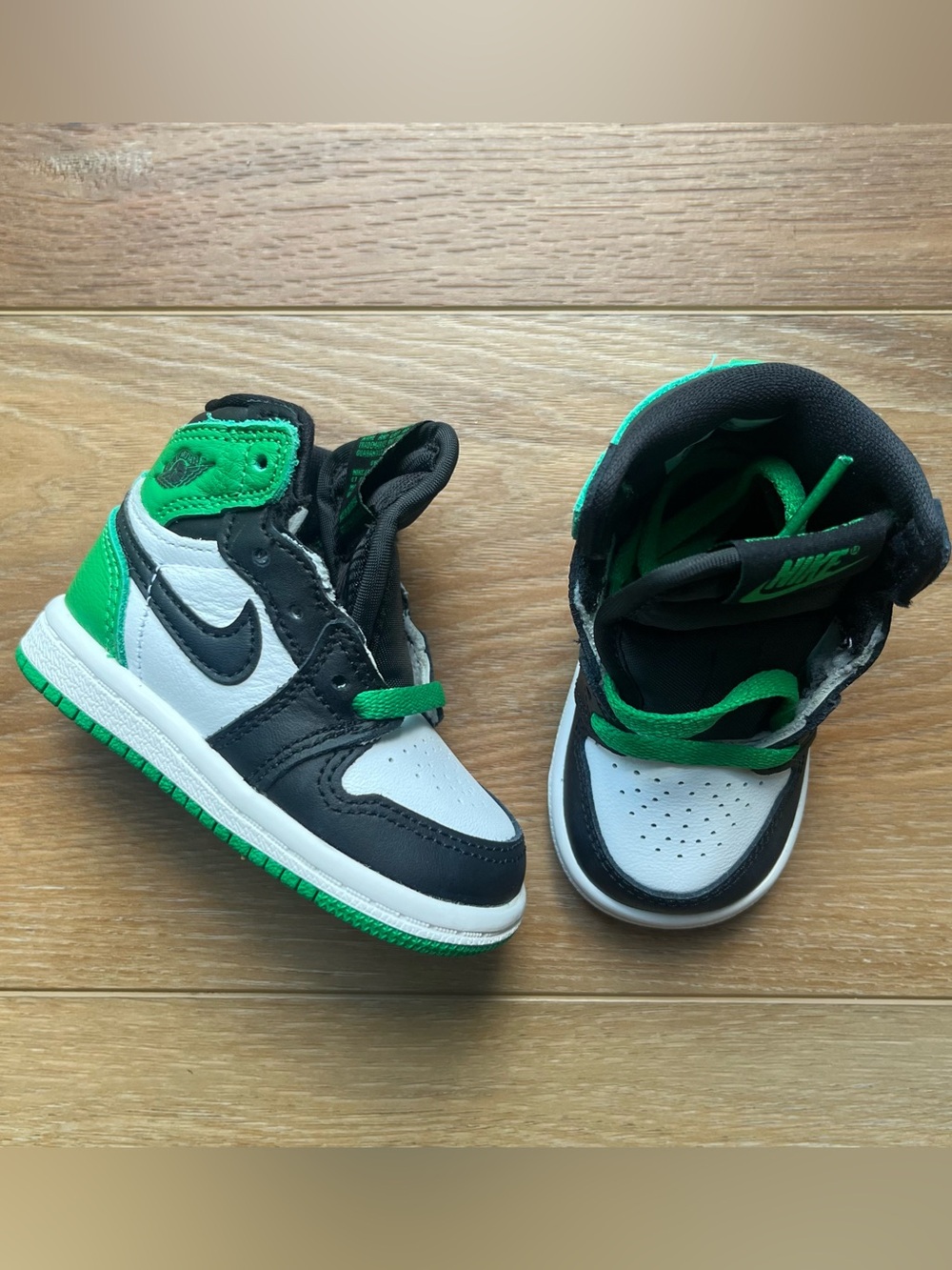 Jordan NWOB FD1414-032 OG Lucky green high top retro 1 sneakers shoes toddler 4C